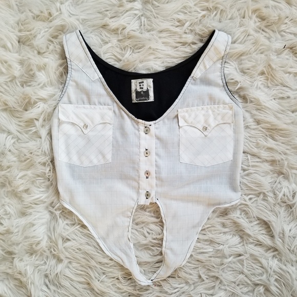 LF Furst Of A Kind Cropped Tie Shirt - Picture 4 of 5